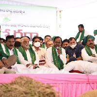 KCR in TRS mega protest at Indira Park