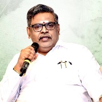 CMs of Telugu states mourn death of Sirivennela