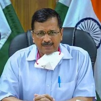 kejriwal on omicron