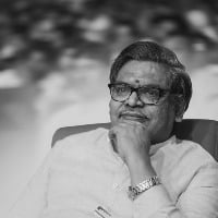 Sirivennela last rites concludes in Mahaprasthanam cemetry