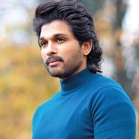 Allu Arjun gives donation for flood relief works