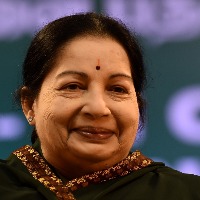 Madras HC directs I-T Deptt to include Jayalalithaa's legal heirs in wealth tax case