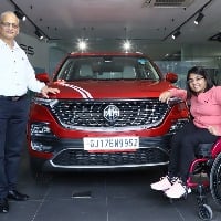 MG Motor India presents a personalized Hector to Tokyo Paralympics winner Bhavina Patel