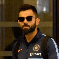 Kohli not there in BCCI Pics