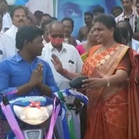Roja helps student Balamurugan in Nagari