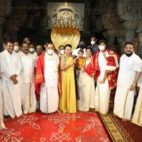 Sri Lankan PM, wife offer prayers at Tirumala temple