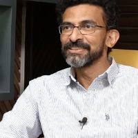 sekhar kammula helps to youth for medical treatment 