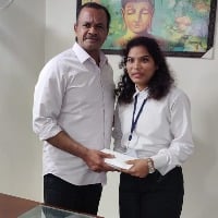 MP Komatireddy helps a trainee pilot to pursue her career 