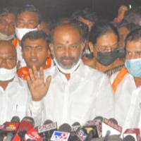 KCR we will never leave you warns Bandi Sanjay