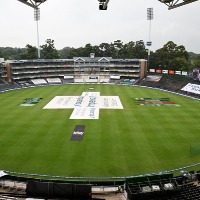 Rain delayed fourth day play in Johannesburg