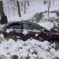 22 people die trapped in vehicles after heavy snowfall in Pakistans Murree