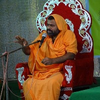 Swami Paripurnananda fires on CM Jagan