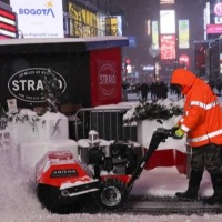 New York hit by heavy snow, wind gusts from winter storm Kenan