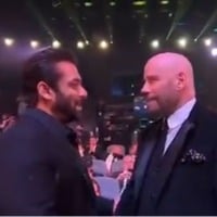 Salman Khan introduces himself to Hollywood star John Travolta