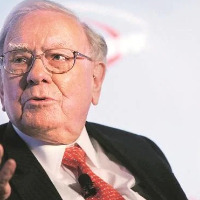 Not just IPO investors even Warren Buffett is losing money in Paytm