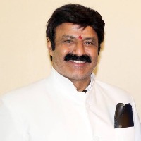 Balakrishna conducts rally in Hindupur for new district 