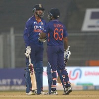 Surya Kumar Yadav and Venkatesh Iyer smashes West Indies bowling 