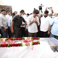 Two-day mourning in Andhra as Industry minister dies, CM rushes to Hyderabad
