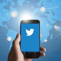 Twitter may let you untag yourself from threads