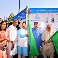 Will develop Indian road network at par with America by 2024: Gadkari