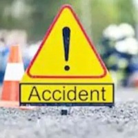 four died in a road accident in mulugu district