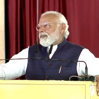 PM exhorts students to combine career and country's goals