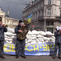 Ukrainian military band plays Do not Worry Be Happy 