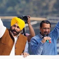 aap cadre celebrate party victory with bhangra dance in toranto