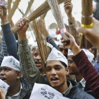 AAP aims for Gujarat after Punjab win