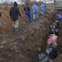 1582 civilians dead in 12 days Bodies being buried in mass graves in Ukraines Mariupol