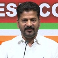 Revanth Reddy sensational comments on KCR health