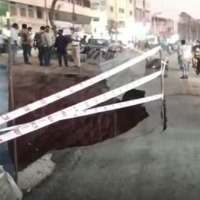 Road suddenly sinks in Hyderabad