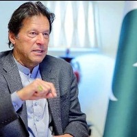 With Pak army standing on neutral ground, Imran faces political revolt