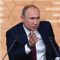 Putin, Macron discuss situation in Ukraine over phone