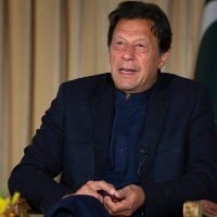 Imran Khan faces Resolution of disbelief