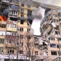 Russia continues attacks on Ukraine as latest bombing on Art School in Marupol