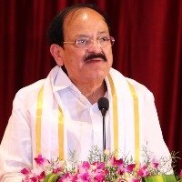 We have 16% global population but only 4% fresh water available: Vice President