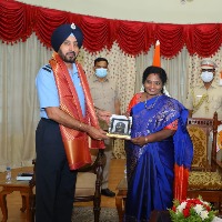 National Defence College trainee officers call on Governor at Raj Bhavan