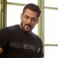 Court gives summons to Salman Khan in attack on journalist case
