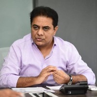 KTR hits back at Rahul Gandhi over paddy issue