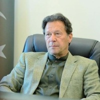 imran khan meeting with pak army and isi chiefs
