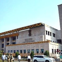 Andhra HC sentences 8 IAS officials to 2 week jail, revises order after apology
