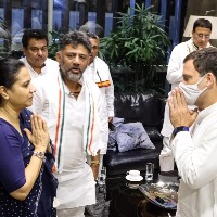 Rahul Gandhi visits late superstar Puneeth Rajkumar's residence