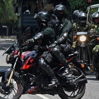 Police Vs Soldiers In Sri Lanka
