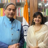 Poonam Kaur meets Shashi Tharoor