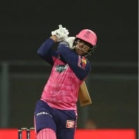 Hetmyer huge sixes guides Rajasthan Royals to respectable score