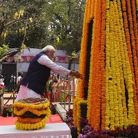 PM Modi pays tribute to Mahatma Phule on his birth anniversary