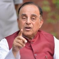 bjp mp subramanian swamy demands petrol prices must be decreased