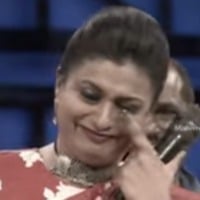 Roja tearful at her last episode in Extra Jabardast