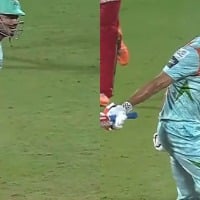 Furious Marcus Stoinis screams at umpire after getting bowled to Josh Hazlewood in RCB vs LSG IPL match